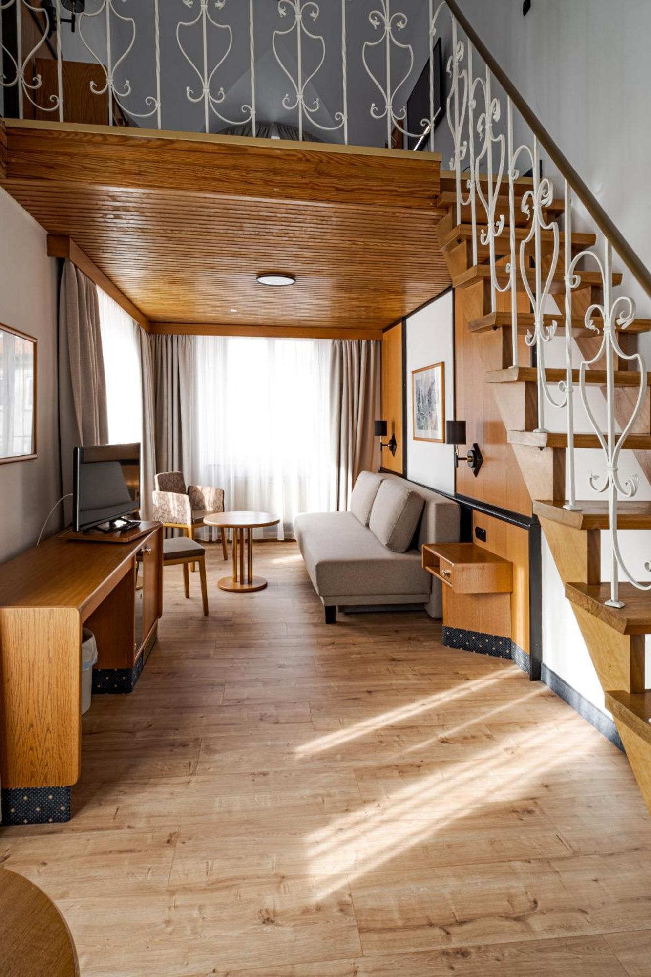Hotel Goldener Hirsch เคาฟ์บอยเริน ภายนอก รูปภาพ