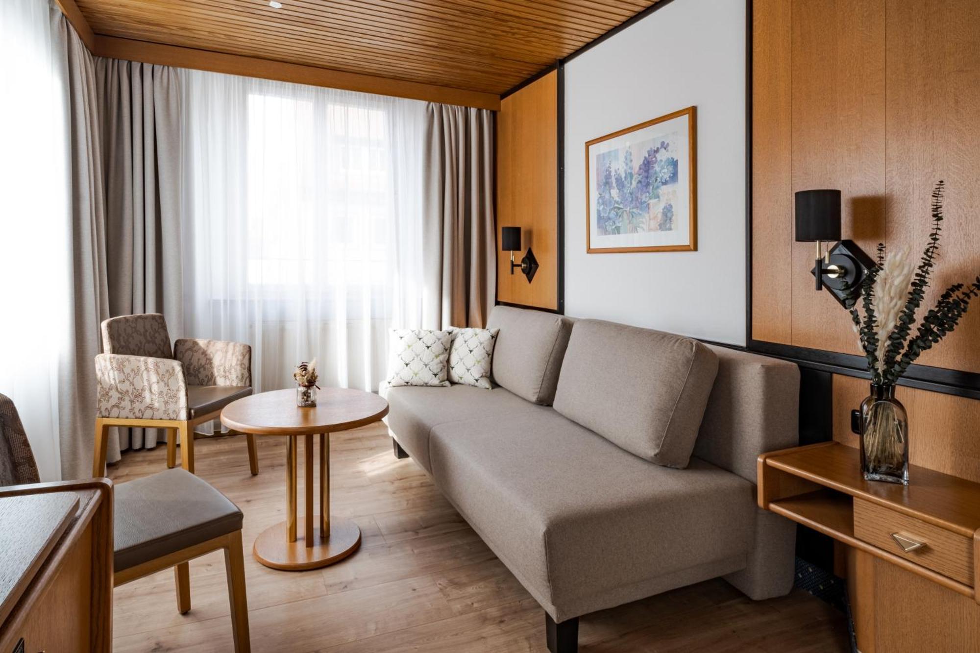 Hotel Goldener Hirsch เคาฟ์บอยเริน ภายนอก รูปภาพ